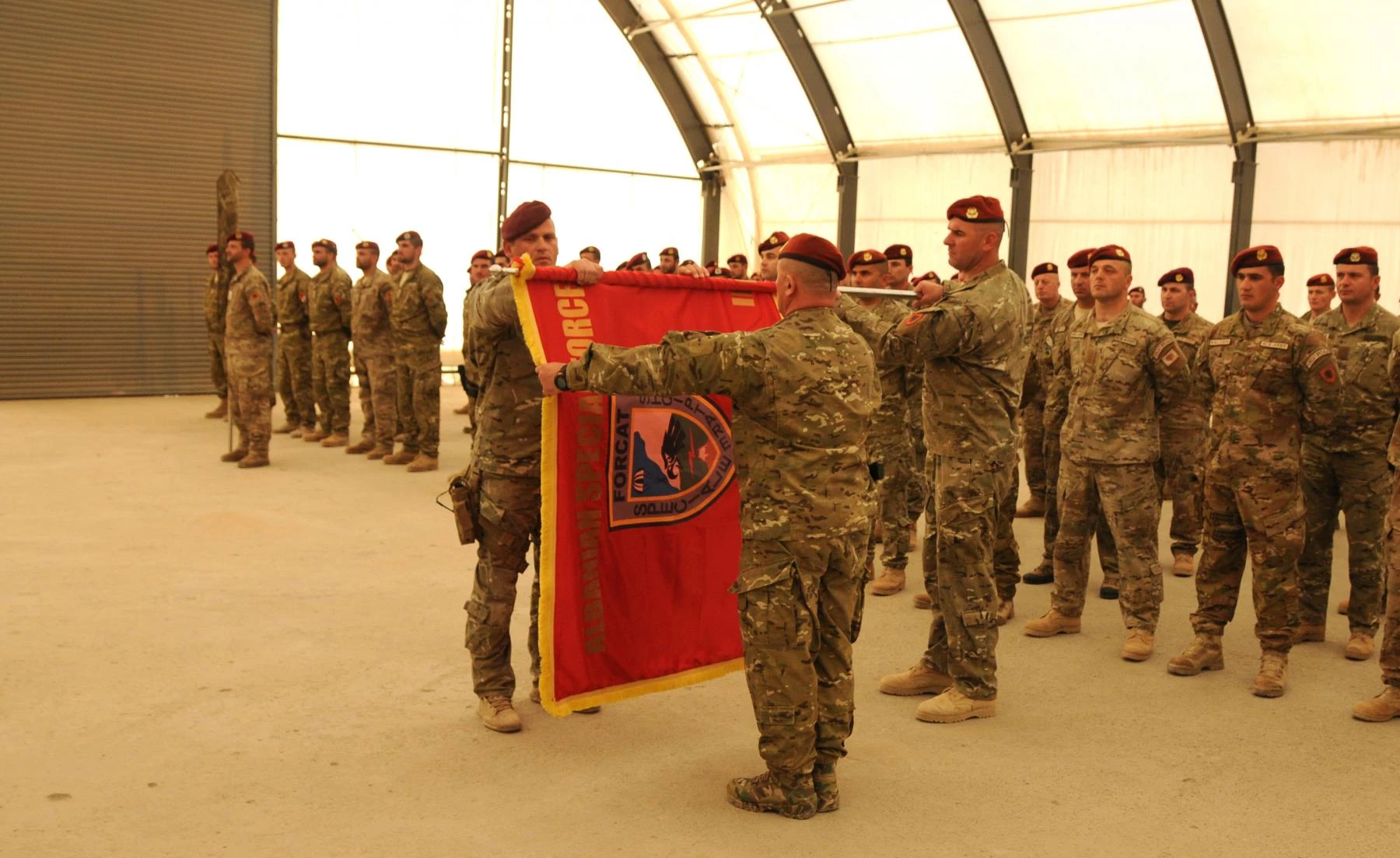 Οι Αλβανοί μας φοβούνται – Ζητούν επειγόντως βοήθεια από τις ΗΠΑ – Θέλουν να χτιστεί άμεσα βάση – «Οι Ελληνες αποτελούν απειλή»